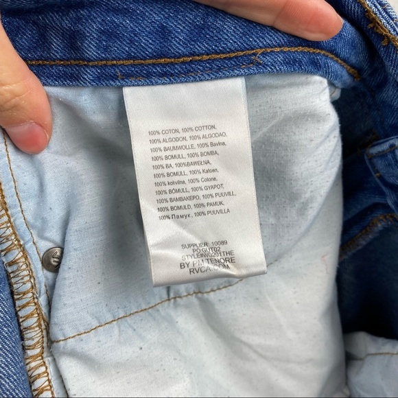 RVCA Boyfriend Distressed Denim Shorts size 30 - Picture 10 of 14